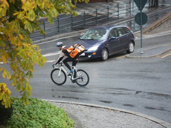 Vom vernetzten Auto zum vernetzten Verkehrsteilnehmer (Bild: Shutterstock / Tyler Olson)