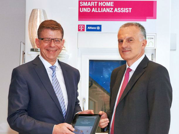 Telekom-Vorstand Reinhard Clemens (links) und Christof Mascher, Vorstandsmitglied der Allianz, bei der Vorstellung der gemeinsamen Angebote (Bild: Deutsche Telekom).