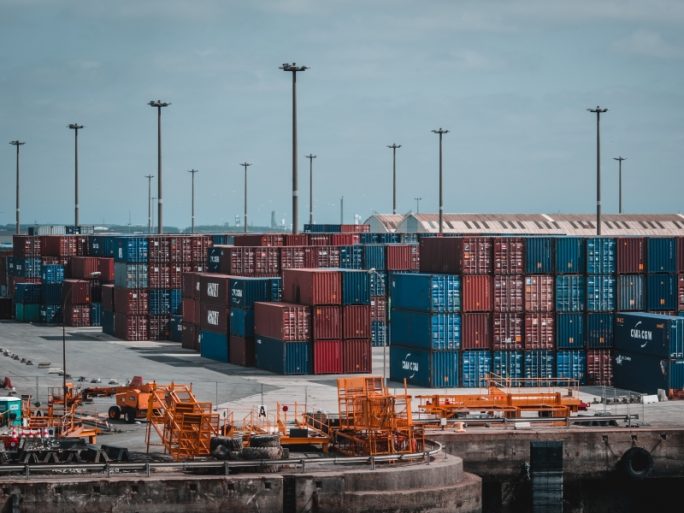 Container sollen „Lock-ins“ vermeiden – aber können sie das? (Fotograf: Samuel Wölfl/Pexels)